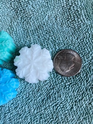 Mini Snowflake Soaps- Snowflake Soaps, Mini Snowflakes, Guest Soap, Holiday Soap, Gift Ideas, Kids Soap Teacher gifts, Winter, Cute Soaps - image5
